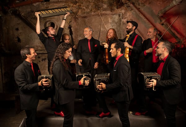 La Juan D'Arienzo tango orchestra with their instruments